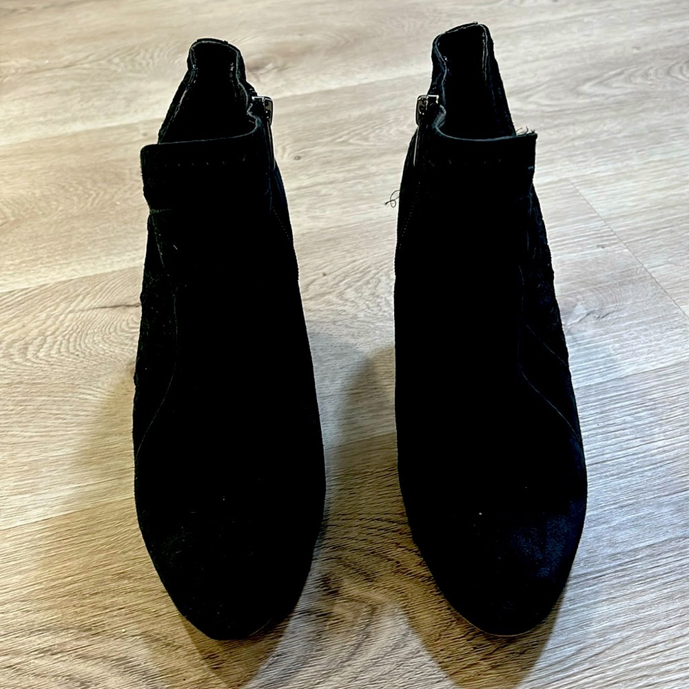 Vince Camuto black booties size 8